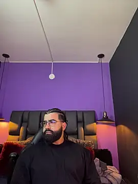 Lyon vach online show from 11/18/25, 10:47