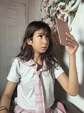 Snapshot of fairybel chatting on 02/07/26, 06:33 fairybel online show from 02/07/26, 06:33