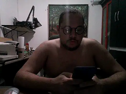 Snapshot of Nomade_k chatting on 05/25/26, 02:28 Nomade k online show from 05/25/26, 02:28