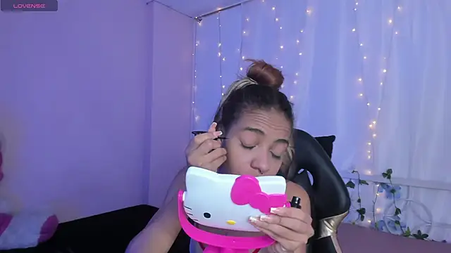 Snapshot of Abigail_Wilson_ chatting on 02/02/25, 12:57 Abigail Wilson online show from 02/02/25, 12:57