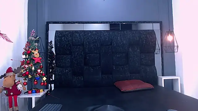 Snapshot of Molly_Spears chatting on 12/05/25, 07:43 Molly Spears online show from 12/05/25, 07:43