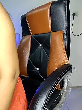 Snapshot of Black-Pearll chatting on 03/05/25, 05:29 Black-Pearll online show from 03/05/25, 05:29