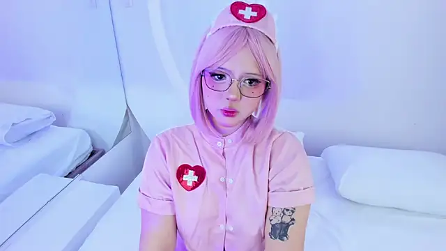 NanaOsaky online show from 03/10/25, 12:48