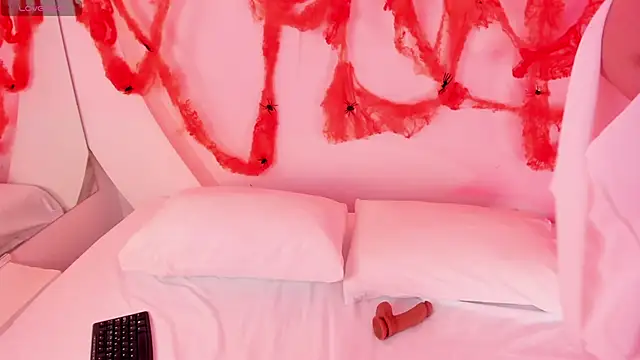 NanaOsaky online show from 10/31/25, 11:55