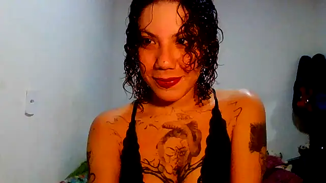 Snapshot of Submersidollx chatting on 05/06/26, 12:21 Submersidollx online show from 05/06/26, 12:21