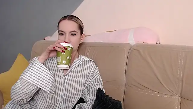 AmbrielHailey online show from 10/26/25, 01:17