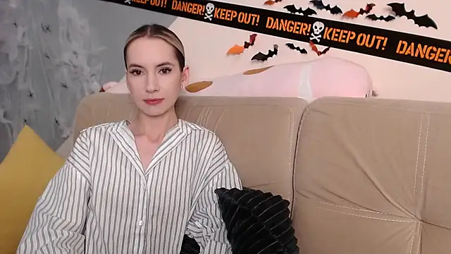 AmbrielHailey online show from 11/03/25, 08:04