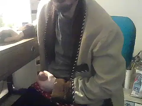 Snapshot of kallaviz chatting on 01/06/26, 10:12 kallaviz online show from 01/06/26, 10:12