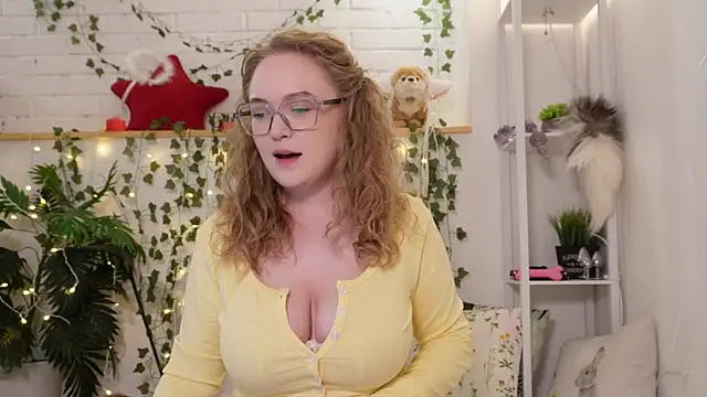 Snapshot of MonicaAsis chatting on 09/11/25, 06:08 MonicaAsis online show from 09/11/25, 06:08