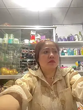 Snapshot of Cesywet chatting on 02/15/25, 02:04 Cesywet online show from 02/15/25, 02:04