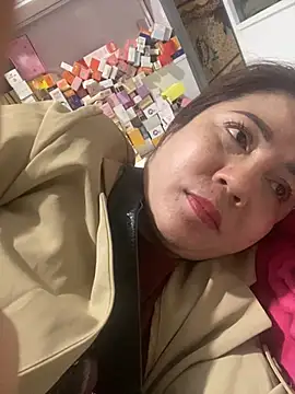 Snapshot of Cesywet chatting on 02/19/25, 03:50 Cesywet online show from 02/19/25, 03:50