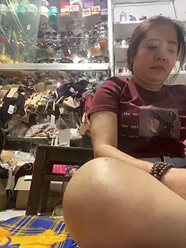 Snapshot of Cesywet chatting on 02/19/25, 10:01 Cesywet online show from 02/19/25, 10:01