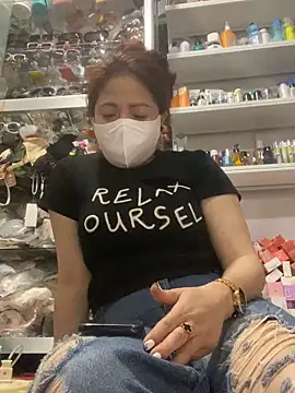 Snapshot of Cesywet chatting on 02/28/25, 09:25 Cesywet online show from 02/28/25, 09:25