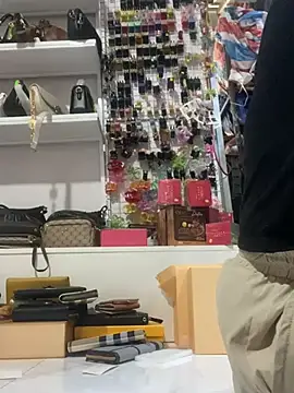 Snapshot of Cesywet chatting on 03/05/25, 03:29 Cesywet online show from 03/05/25, 03:29