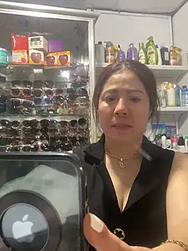 Snapshot of Cesywet chatting on 03/08/25, 04:01 Cesywet online show from 03/08/25, 04:01