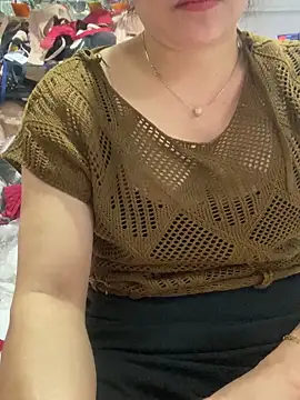 Snapshot of Cesywet chatting on 09/22/25, 04:36 Cesywet online show from 09/22/25, 04:36