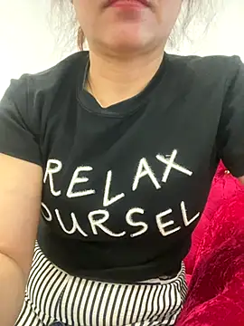 Snapshot of Cesywet chatting on 10/06/25, 06:11 Cesywet online show from 10/06/25, 06:11