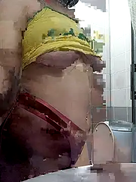 Snapshot of Rowena_Vonnie chatting on 03/14/25, 08:10 Rowena Vonnie online show from 03/14/25, 08:10