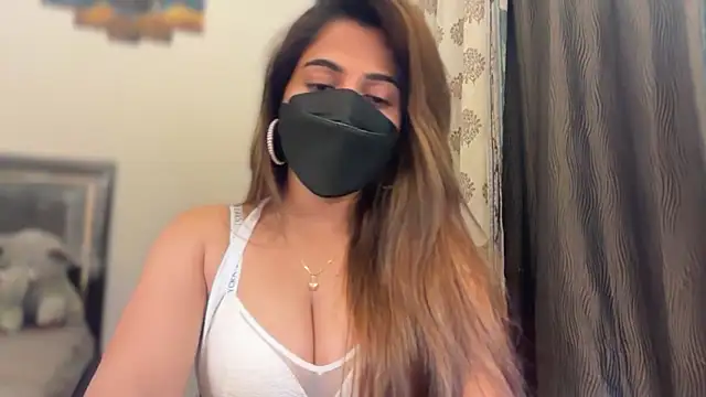 Hotty-Sana online show from 04/27/26, 05:44