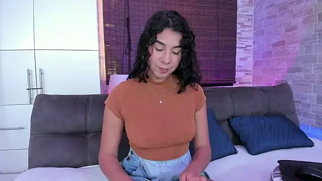 candyy bella online show from 02/01/25, 03:18