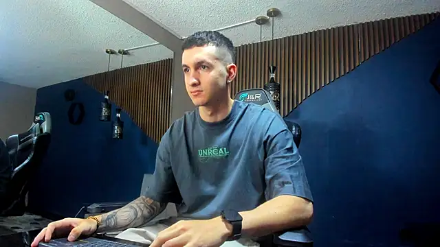 JacksonOlsenn online show from 01/28/25, 12:11