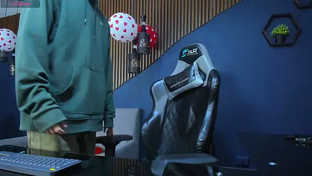 JacksonOlsenn online show from 02/18/25, 12:06