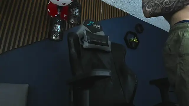 JacksonOlsenn online show from 02/21/25, 06:15