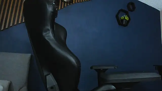 JacksonOlsenn online show from 02/23/25, 07:49