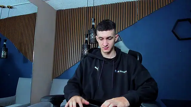 JacksonOlsenn online show from 03/06/25, 11:58