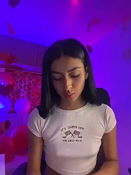 maddy bronw  online show from 02/07/25, 11:24