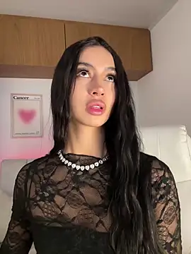 maddy bronw  online show from 11/26/25, 10:33