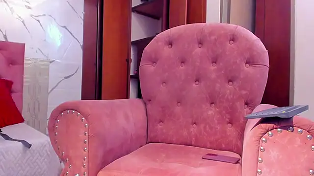 evelyn wine online show from 11/04/25, 07:35