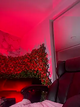 NINA 18 YEARS online show from 11/14/25, 08:51