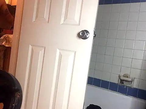 Snapshot of fatboyjayohh126 chatting on 12/01/24, 10:43 fatboyjayohh126 online show from 12/01/24, 10:43