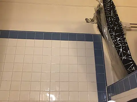 Snapshot of fatboyjayohh126 chatting on 12/14/24, 12:01 fatboyjayohh126 online show from 12/14/24, 12:01