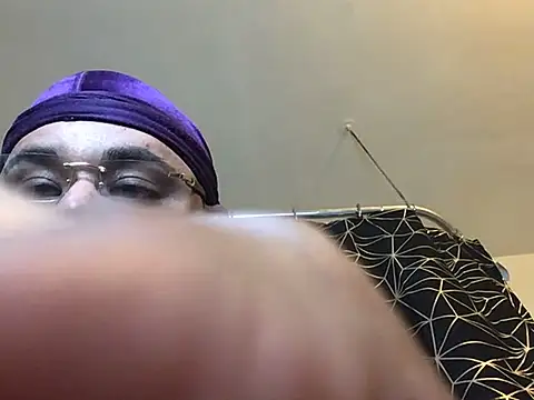 Snapshot of fatboyjayohh126 chatting on 12/23/24, 04:12 fatboyjayohh126 online show from 12/23/24, 04:12