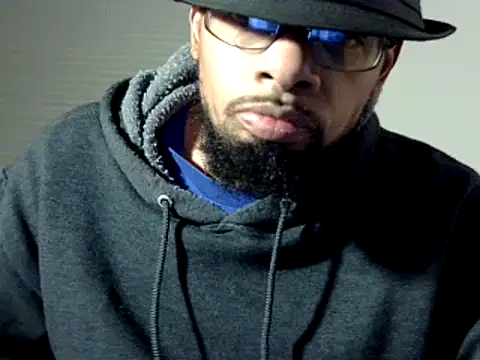 Snapshot of WhiskeyWood_DuhGOD chatting on 12/24/24, 01:59 WhiskeyWood DuhGOD online show from 12/24/24, 01:59