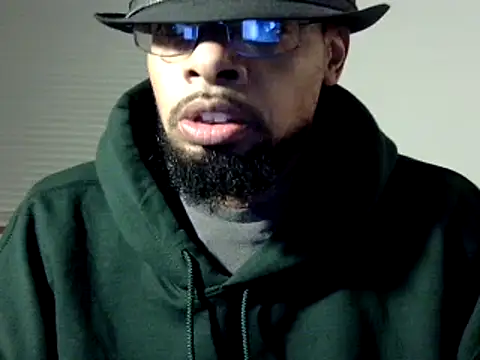 Snapshot of WhiskeyWood_DuhGOD chatting on 12/27/24, 02:14 WhiskeyWood DuhGOD online show from 12/27/24, 02:14