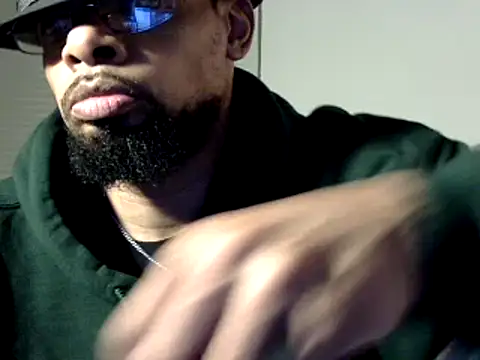 Snapshot of WhiskeyWood_DuhGOD chatting on 12/28/24, 02:54 WhiskeyWood DuhGOD online show from 12/28/24, 02:54