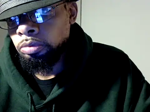 Snapshot of WhiskeyWood_DuhGOD chatting on 12/30/24, 02:31 WhiskeyWood DuhGOD online show from 12/30/24, 02:31