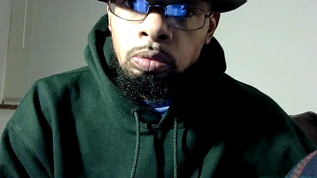 Snapshot of WhiskeyWood_DuhGOD chatting on 01/13/25, 02:18 WhiskeyWood DuhGOD online show from 01/13/25, 02:18