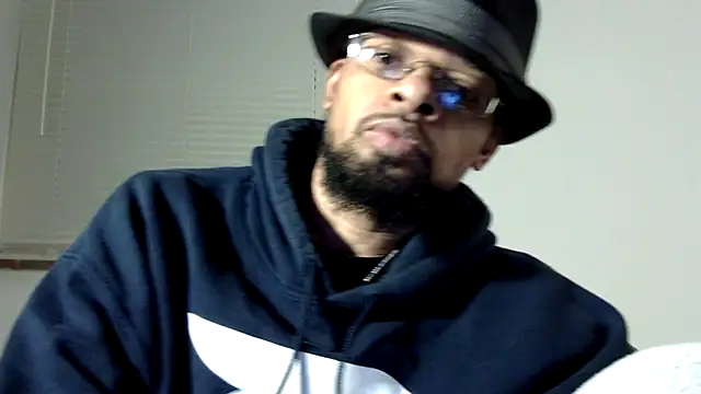 Snapshot of WhiskeyWood_DuhGOD chatting on 01/18/25, 02:25 WhiskeyWood DuhGOD online show from 01/18/25, 02:25