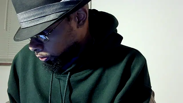 Snapshot of WhiskeyWood_DuhGOD chatting on 02/11/25, 02:25 WhiskeyWood DuhGOD online show from 02/11/25, 02:25