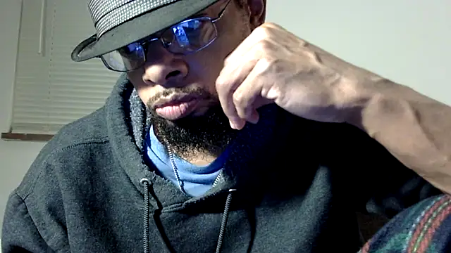 Snapshot of WhiskeyWood_DuhGOD chatting on 02/22/25, 02:17 WhiskeyWood DuhGOD online show from 02/22/25, 02:17