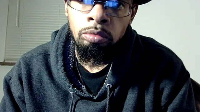 Snapshot of WhiskeyWood_DuhGOD chatting on 03/07/25, 02:04 WhiskeyWood DuhGOD online show from 03/07/25, 02:04