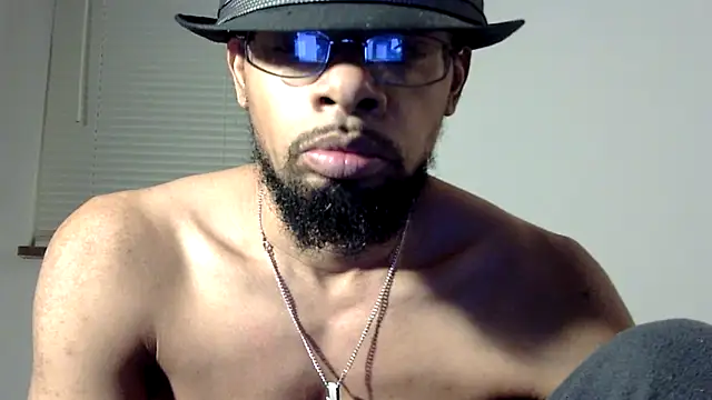 Snapshot of WhiskeyWood_DuhGOD chatting on 03/11/25, 01:26 WhiskeyWood DuhGOD online show from 03/11/25, 01:26