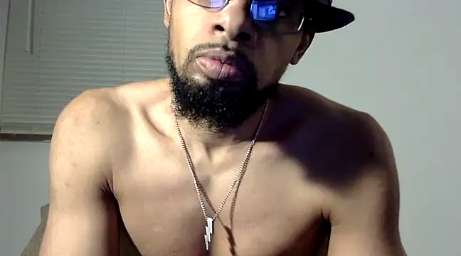 Snapshot of WhiskeyWood_DuhGOD chatting on 03/14/25, 01:59 WhiskeyWood DuhGOD online show from 03/14/25, 01:59