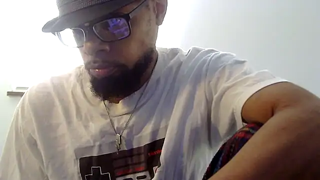 Snapshot of WhiskeyWood_DuhGOD chatting on 10/08/25, 04:37 WhiskeyWood DuhGOD online show from 10/08/25, 04:37