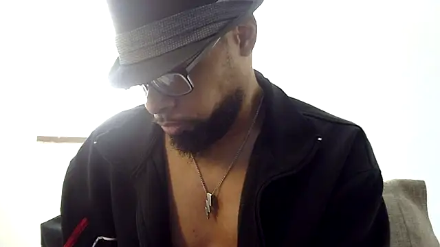 Snapshot of WhiskeyWood_DuhGOD chatting on 10/10/25, 04:50 WhiskeyWood DuhGOD online show from 10/10/25, 04:50