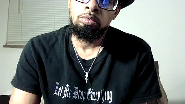 Snapshot of WhiskeyWood_DuhGOD chatting on 10/13/25, 01:16 WhiskeyWood DuhGOD online show from 10/13/25, 01:16